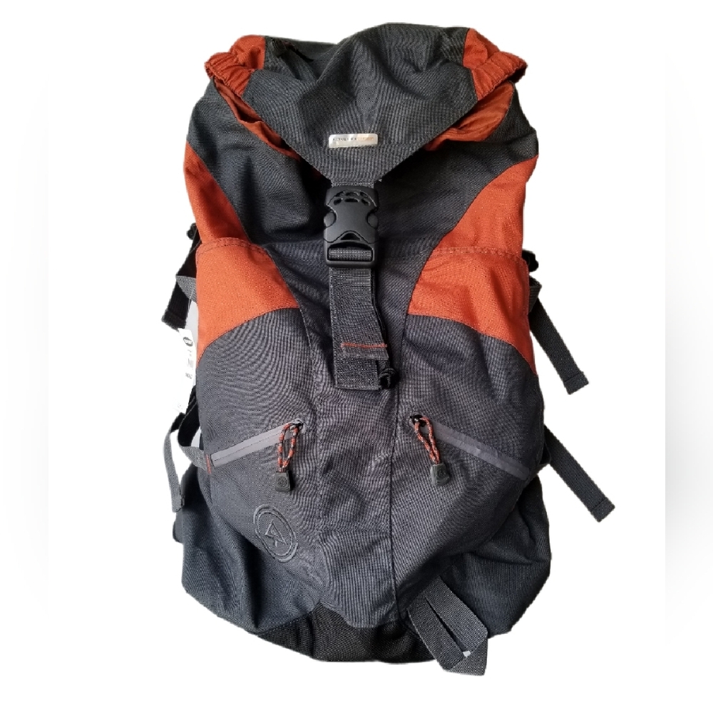 NWOT Old Navy Durable Heavy Duty Cushioned Straps Outdoor Sporty Backpack Large